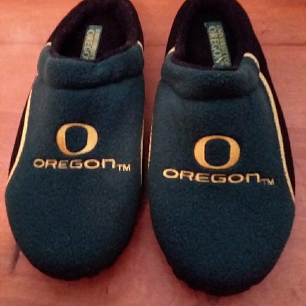 NWOT Oregon Duck Slippers